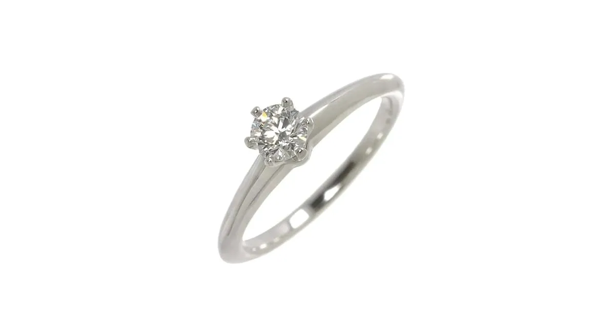 Anillo de diamante solitario Tiffany & Co. 