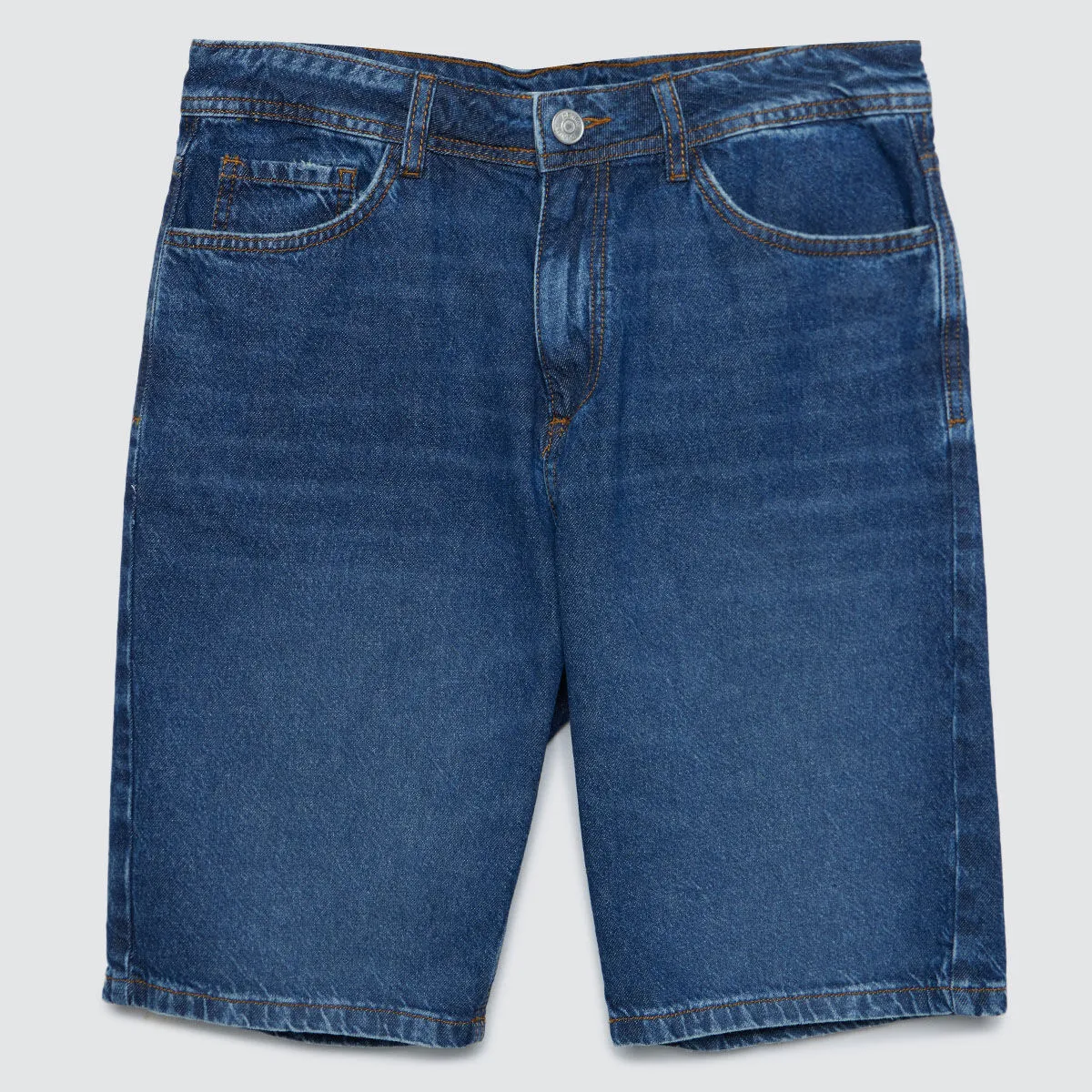 Bermuda En Denim Con Desgastes