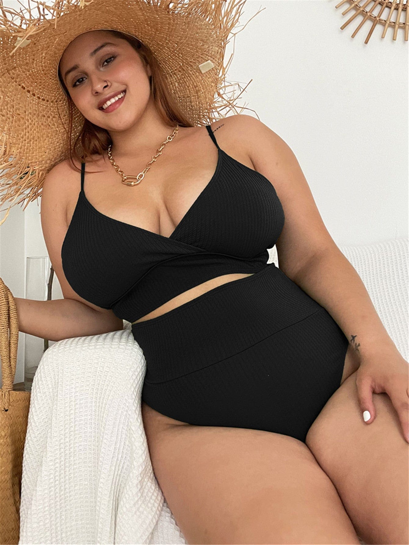 Biquini plus size de punto acanalado con cintura alta