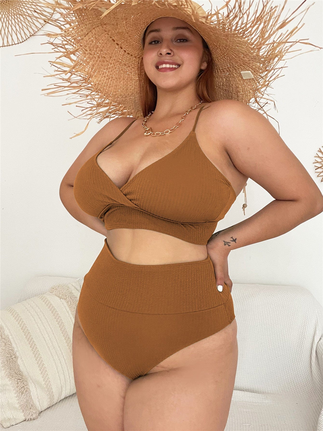 Biquini plus size de punto acanalado con cintura alta