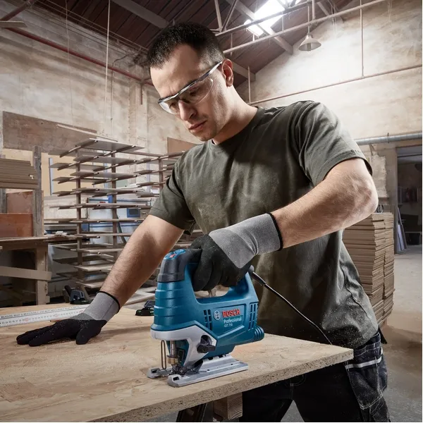 BOSCH  GST 750  SIERRA DE CALAR PENDULAR, 520 W