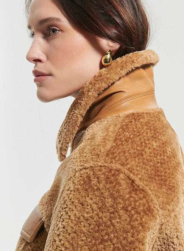 BOSNIE  CHAQUETA RECTA CON CUELLO CLáSICO EN MARRON