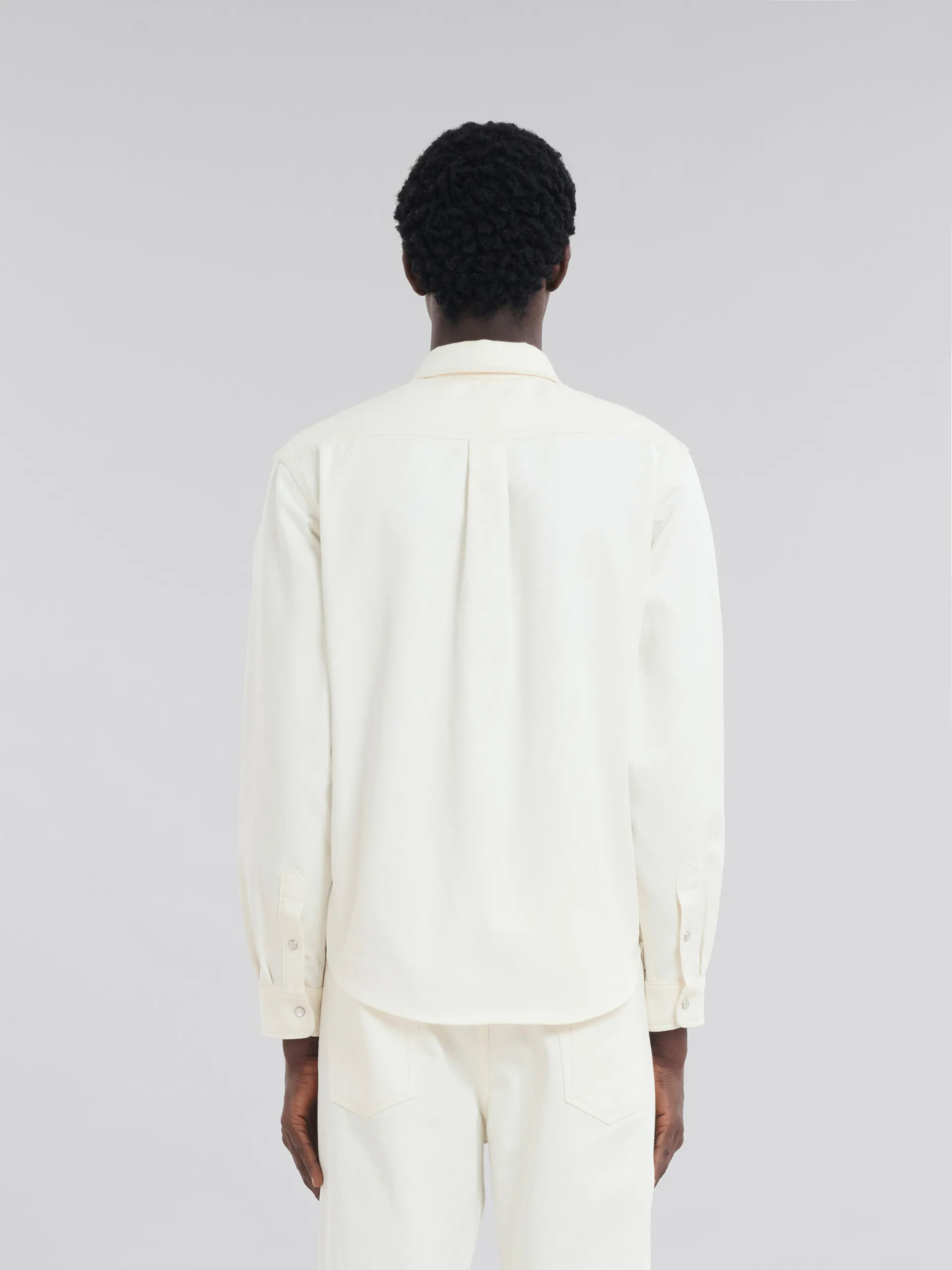 Camisa blanca de dril con bordado Marni Mending