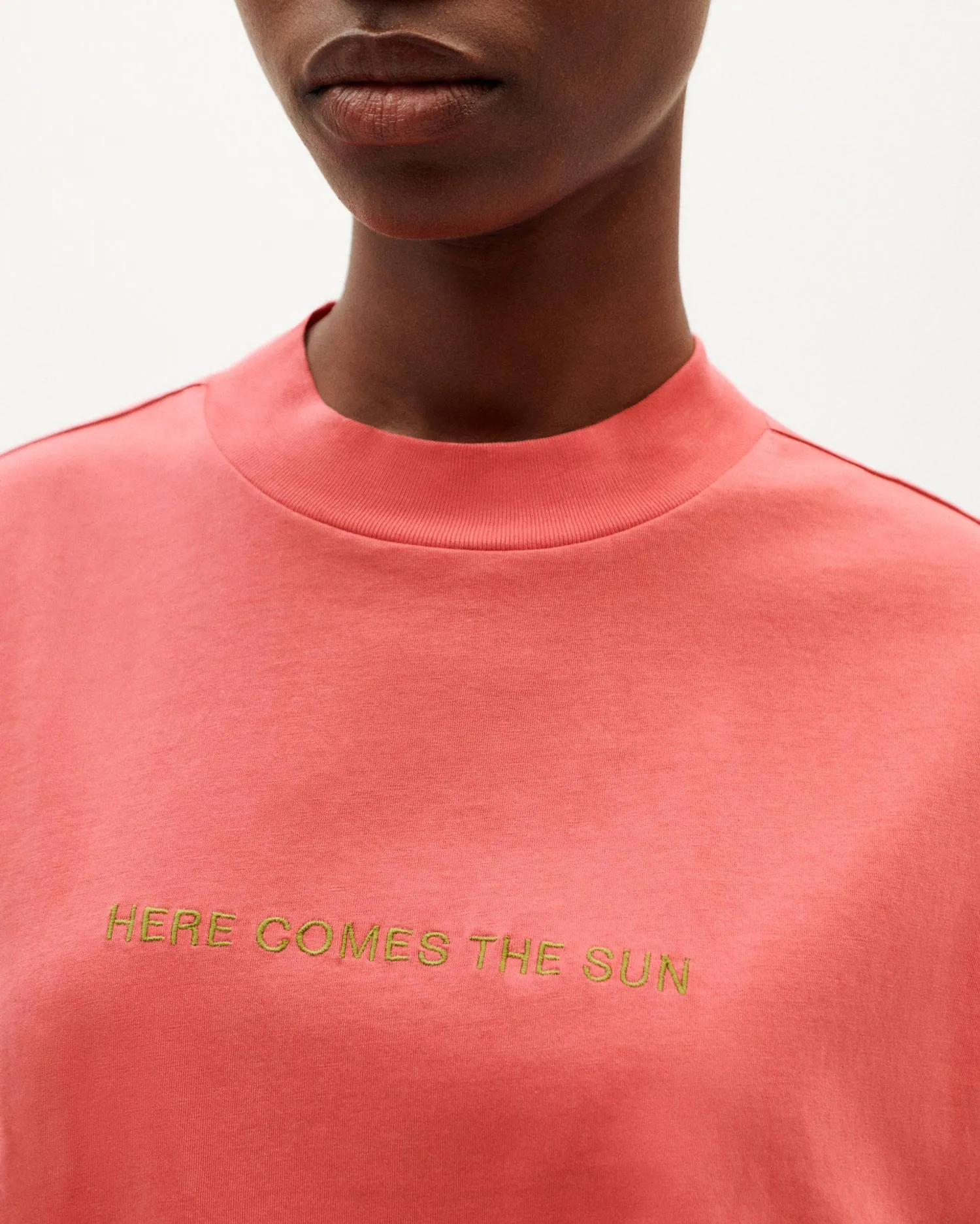 Camiseta Rosa Here Comes The Sun