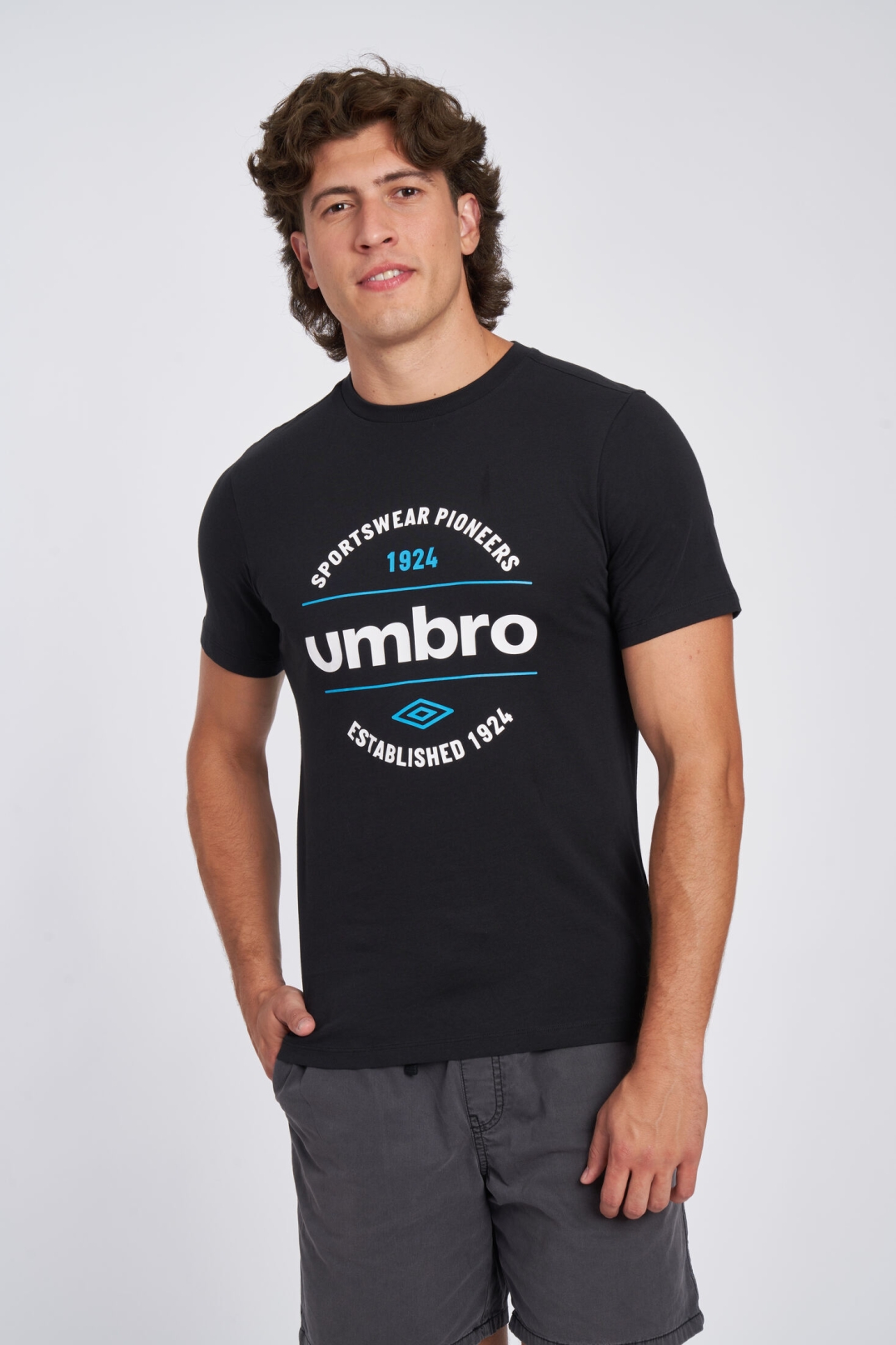 CAMISETA UMBRO FW CIRCULAR GRAPHIC TEEBLACK