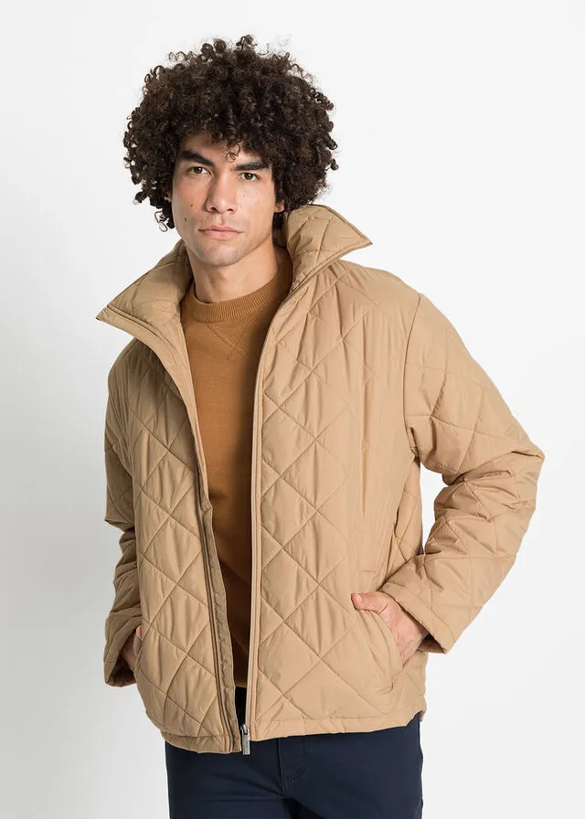 Chaqueta guateada con poliéster reciclado, cuello alto y corte regular Capuchino