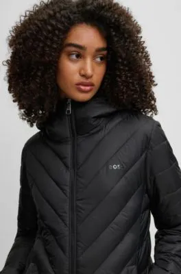 Chaqueta guateada repelente al agua con logo tonal