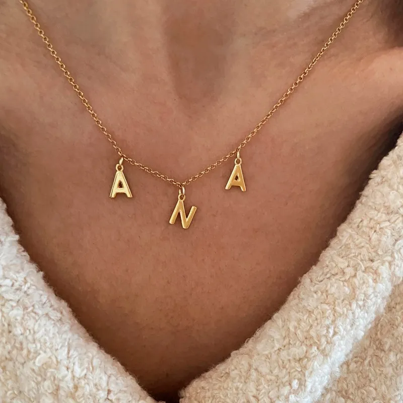 Collar Nombre Smooth Oro