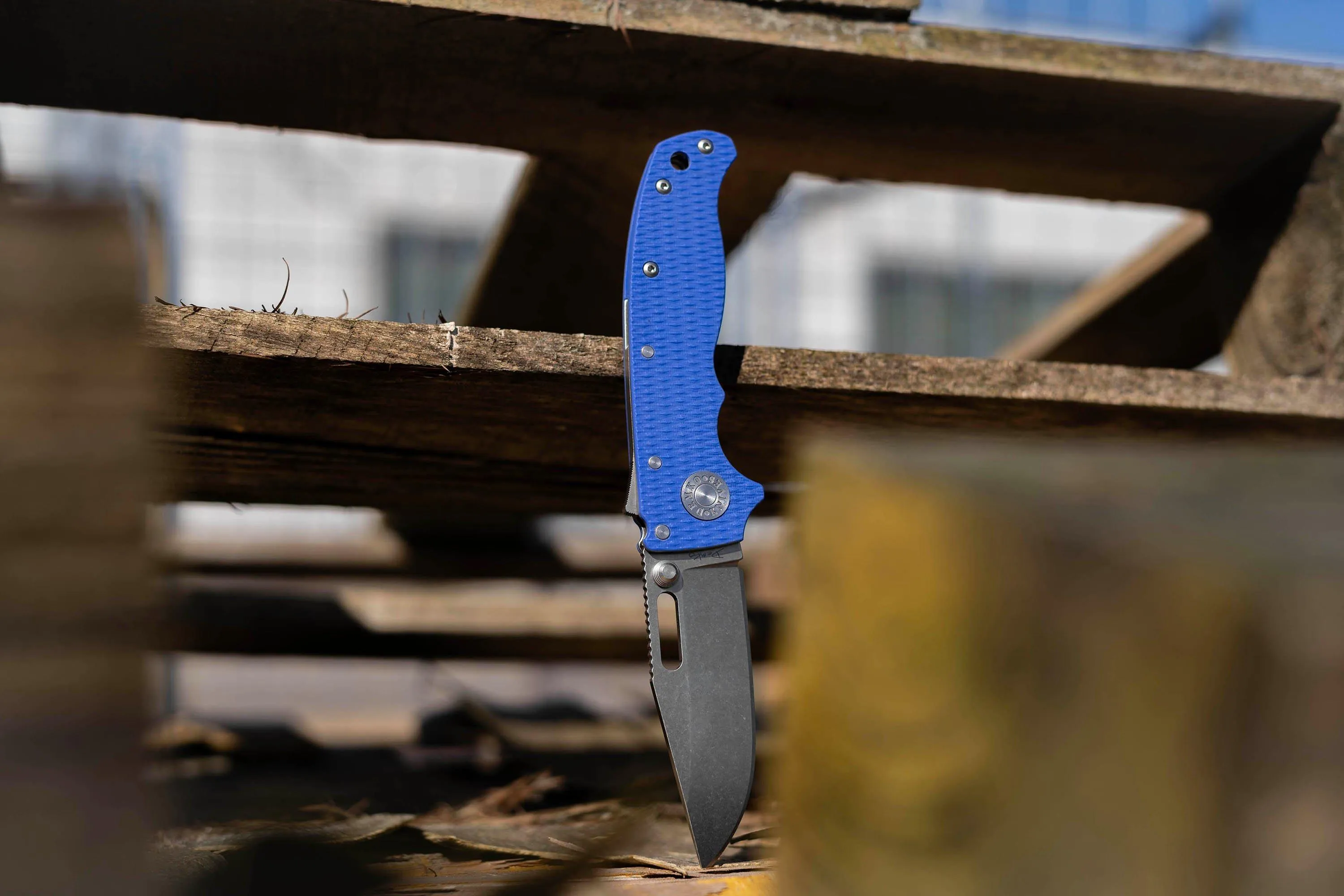 DEMKO KNIVES AD20.5 SHARKLOCK CPM 20CV CLIP POINT AD20520CVBLG10CP BLUE G10, NAVAJA