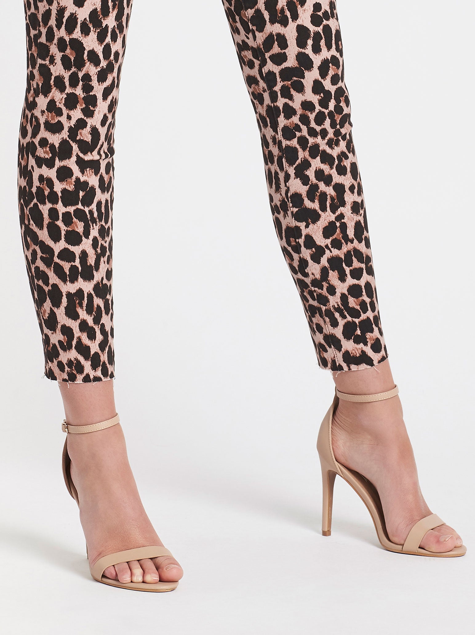 Hoxton Ankle Raw Hem Jean