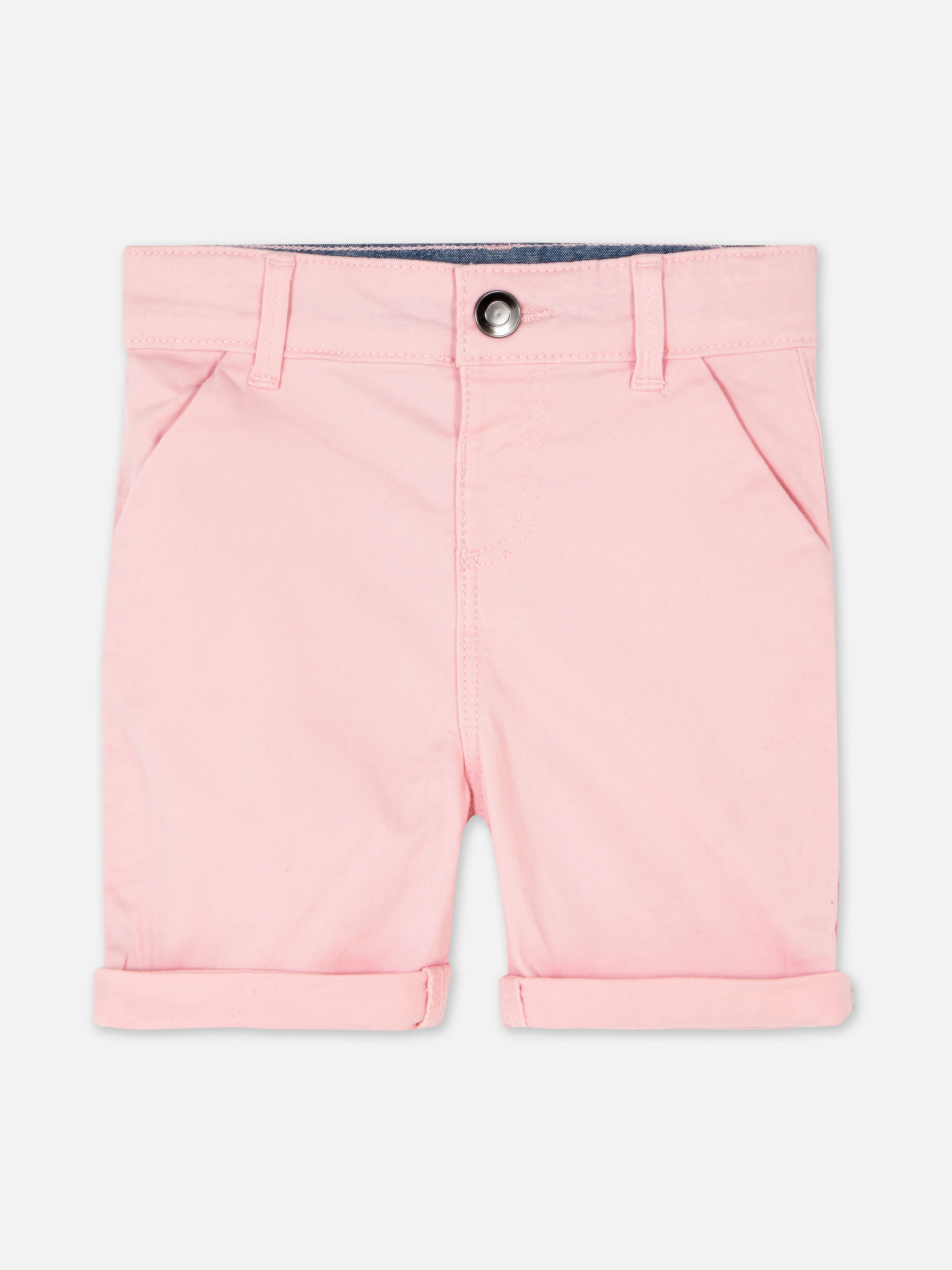 Pantalones chinos cortos con bajos vueltos