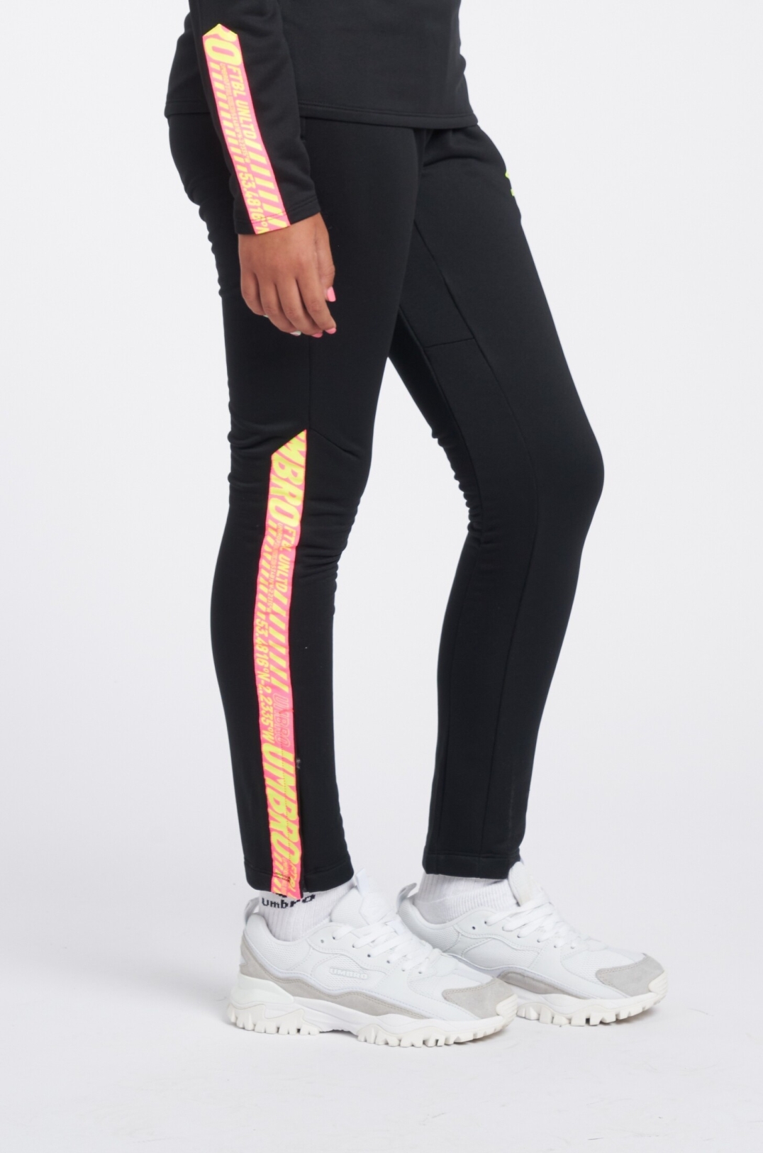 PANTALóN UMBRO AXIS TRAINING PANT  JUNIOR  BLACK / SAFETY YELLOW / KNOCKOUT PINK