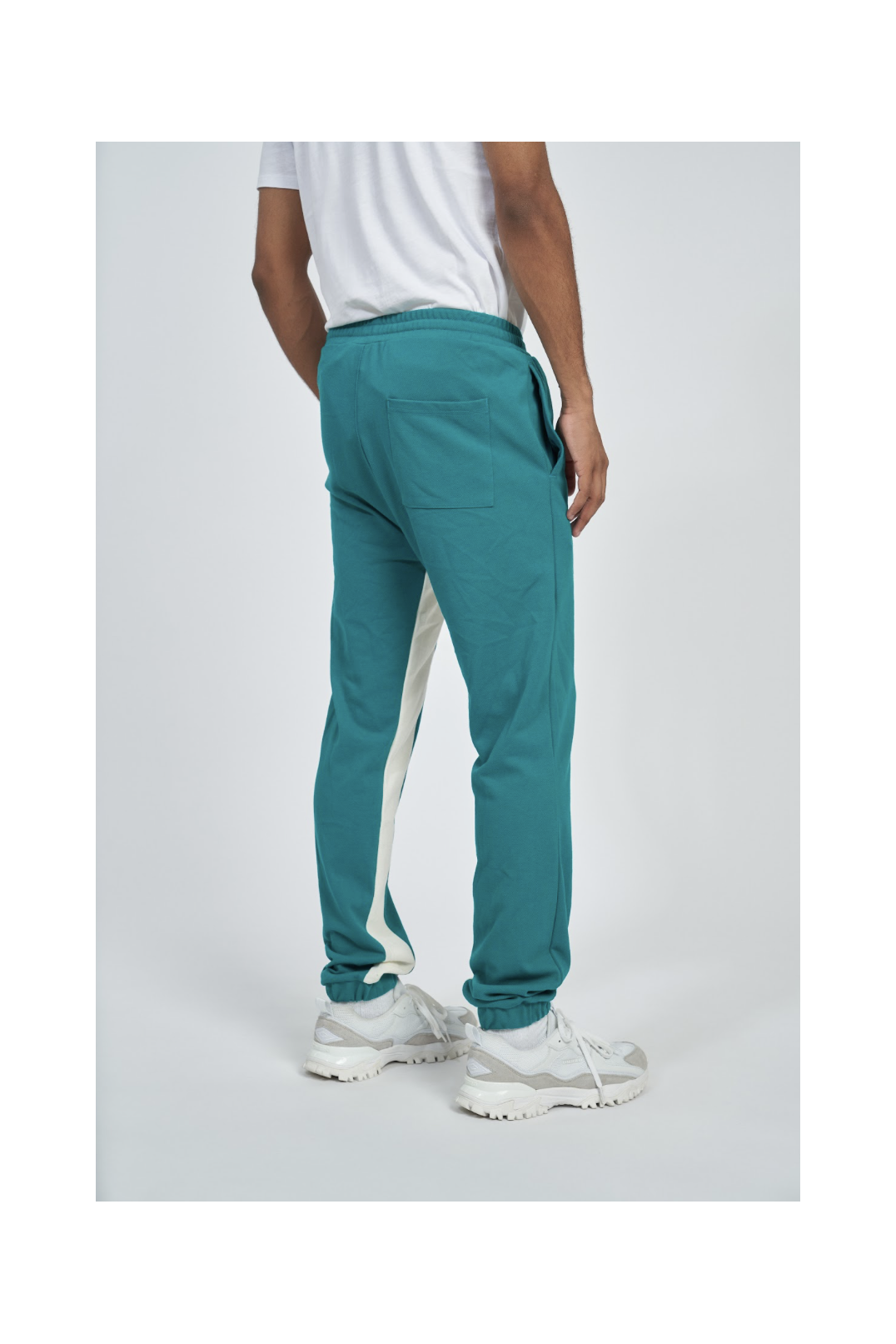 Pantalón Umbro Relaxed Jogger Quetzal Green / Papyrus