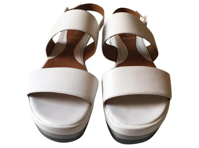 Sandalias de cuero Fendi Blanco 