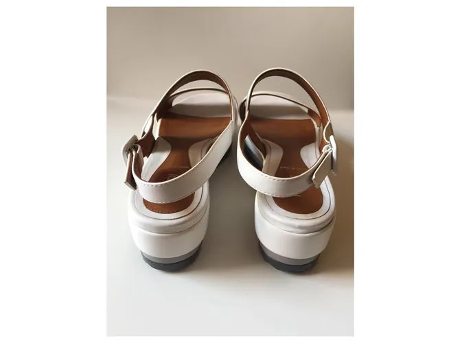 Sandalias de cuero Fendi Blanco 