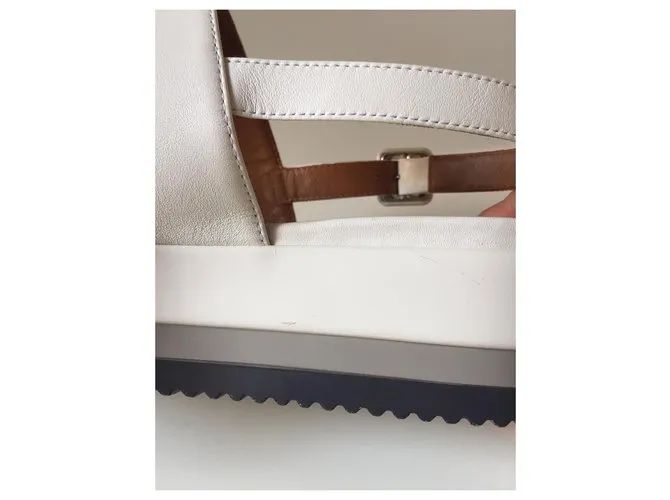 Sandalias de cuero Fendi Blanco 