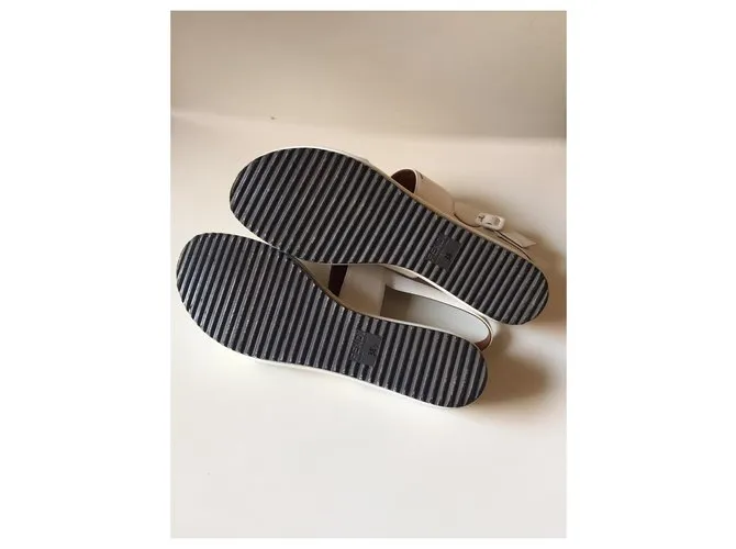 Sandalias de cuero Fendi Blanco 