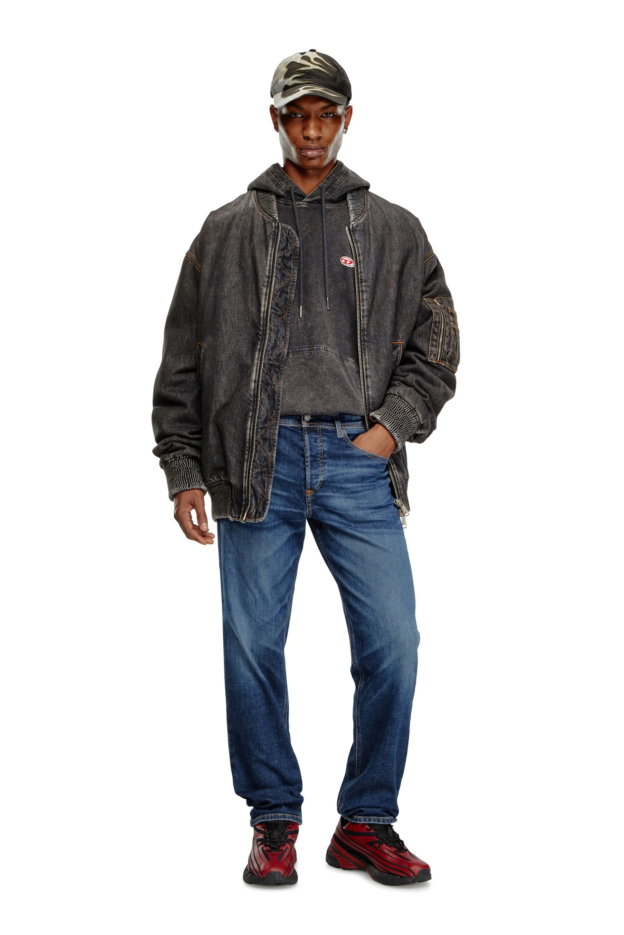 TAPERED JEANS 2023 DFINITIVE 09J47