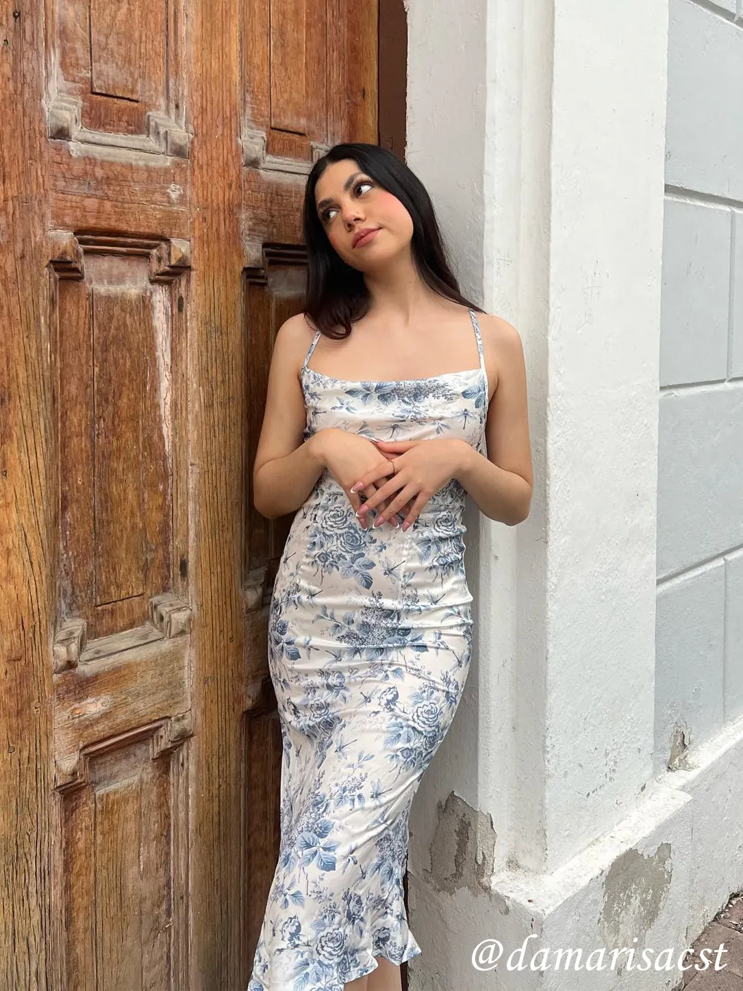  Vestido Midi con Cuello Drapeado Floral y Libélula