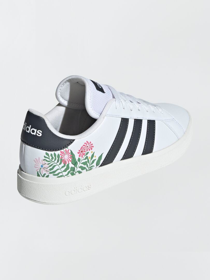 ZAPATILLAS 'ADIDAS' 'GRAND COURT' DE FLORES  BLANCO