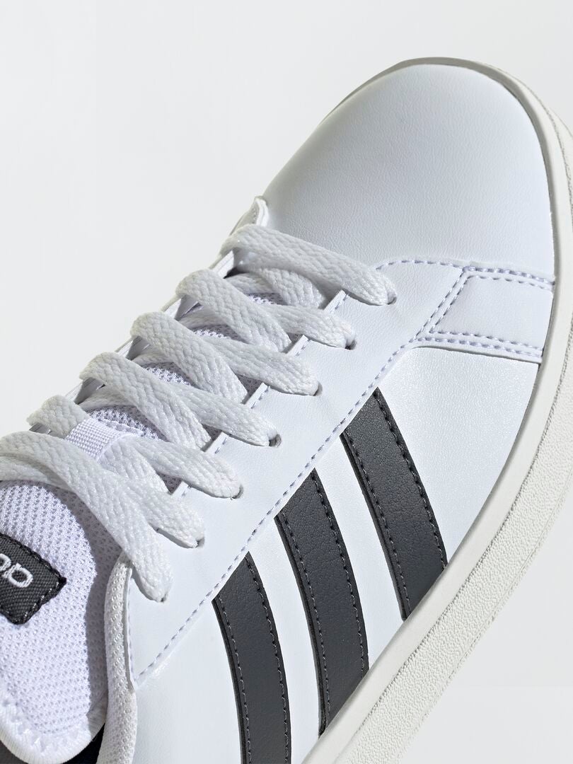 ZAPATILLAS 'ADIDAS' 'GRAND COURT' DE FLORES  BLANCO